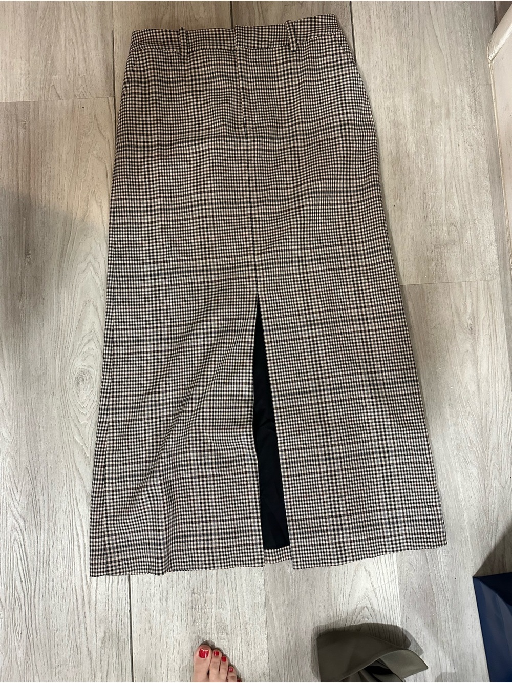 Houndstooth Midi Pencil Skirt in Black & Cream